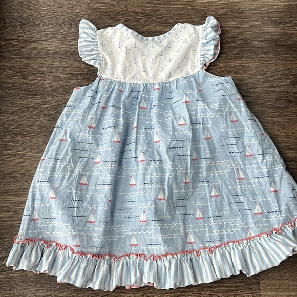 Serendipity Blue and White Sailboat Top size 9/10 - Picture 5 of 5